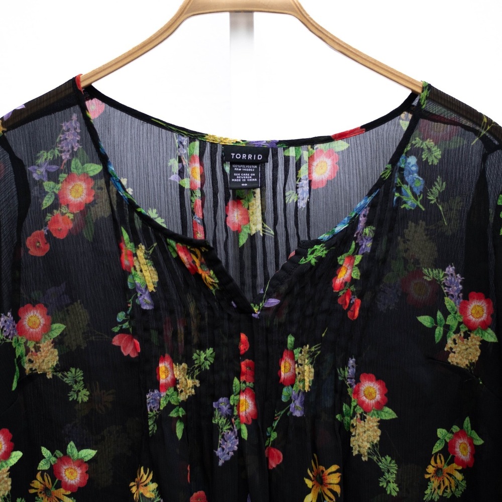 Torrid  Blouse Top Sz 00/10/M/L‎ Black Floral Boho Wimsygoth Sheer Pintuck Flowy